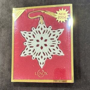Lenox 2004 Snow Fantasies Snowflake Ornament